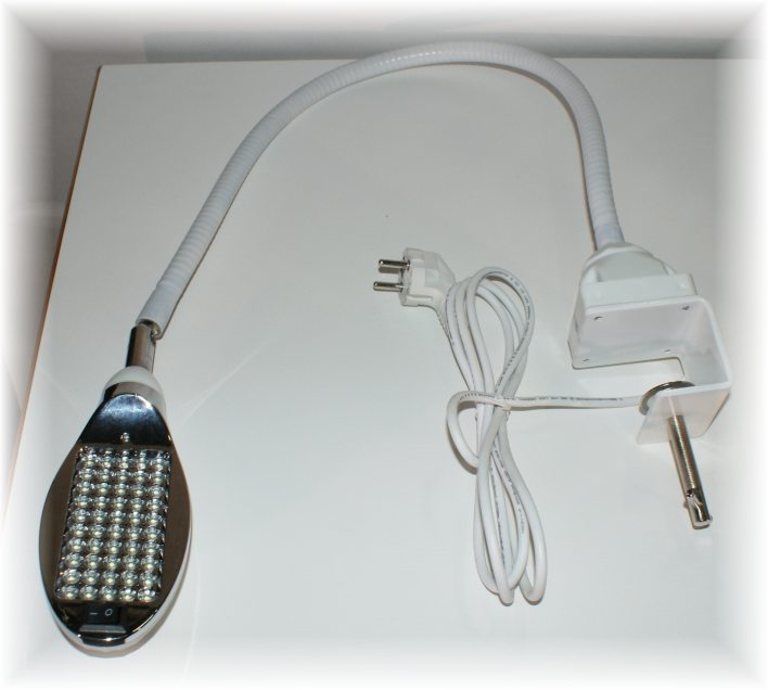 LED Nähleuchte mit flexibelem Arm und Tischklemme 1